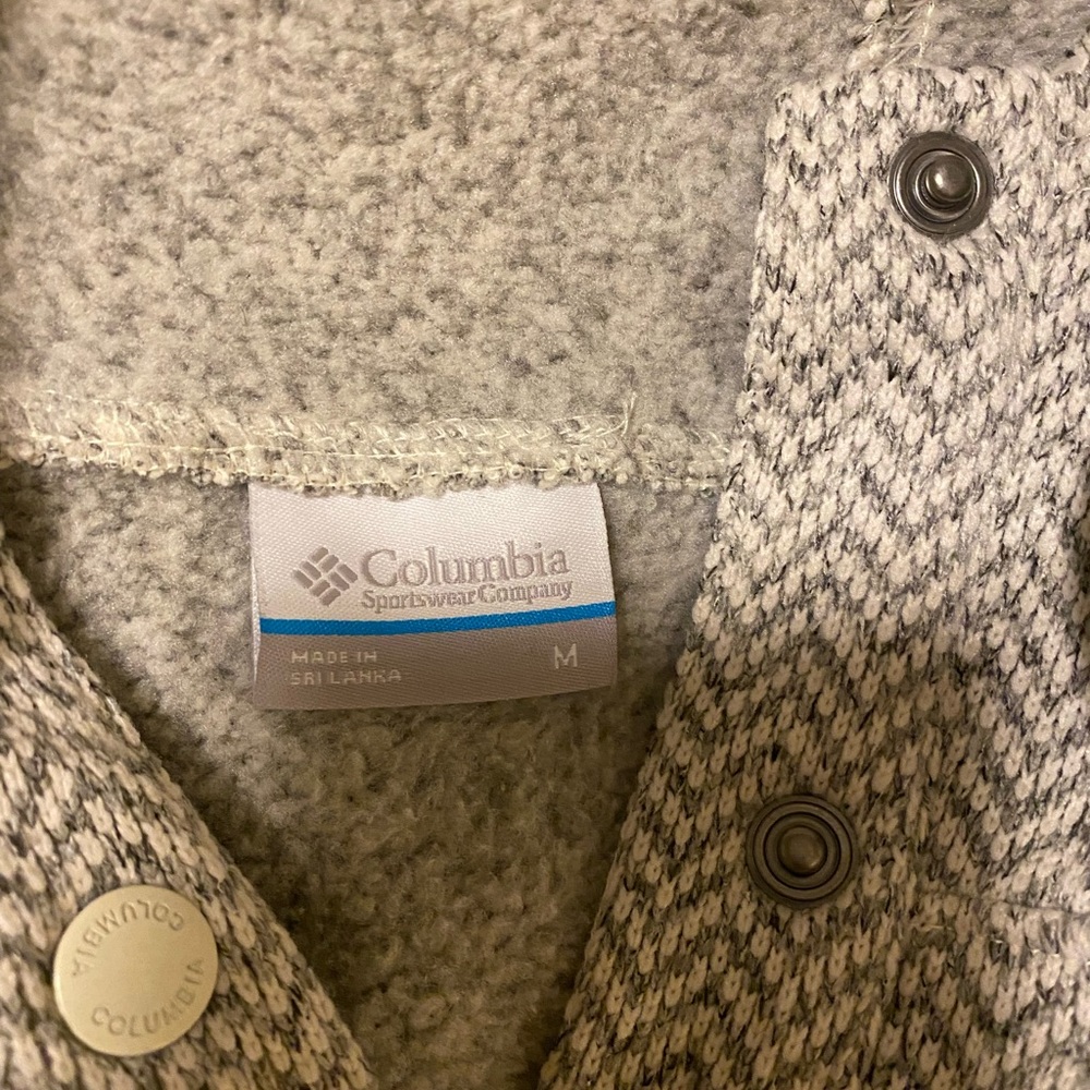 Size medium brand new Columbia jacket never worn